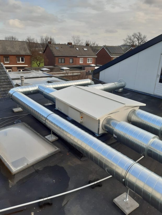 Ventilatie unit met buizen 2